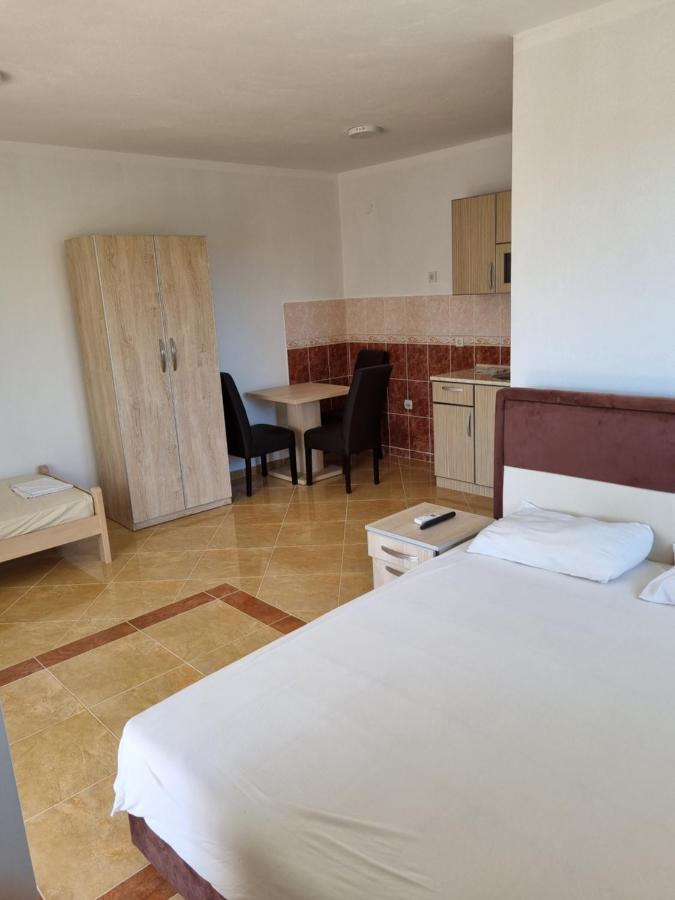 Apartmani Ani Bar Exteriör bild