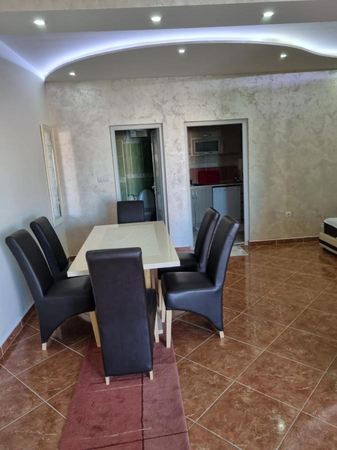 Apartmani Ani Bar Exteriör bild