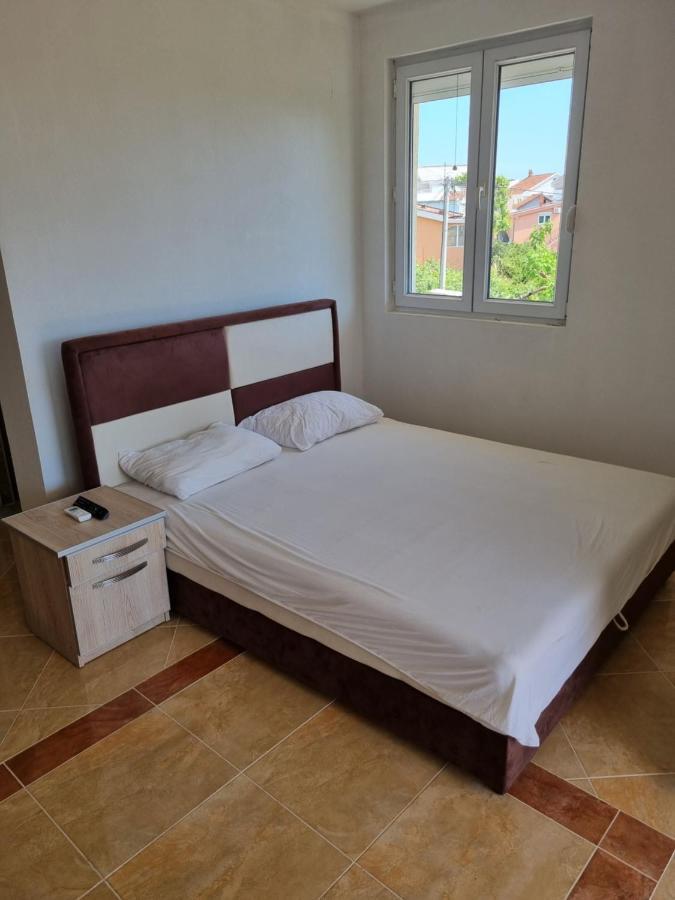 Apartmani Ani Bar Exteriör bild