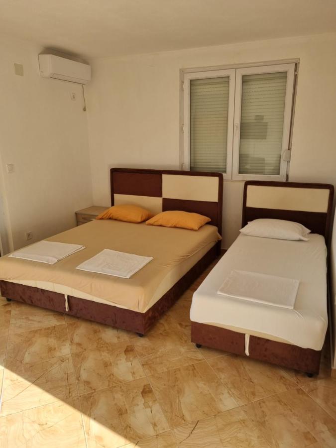 Apartmani Ani Bar Exteriör bild