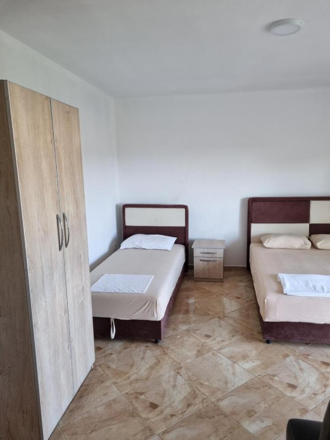 Apartmani Ani Bar Exteriör bild