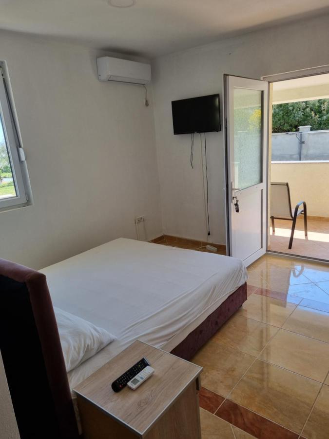 Apartmani Ani Bar Exteriör bild
