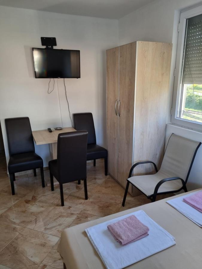 Apartmani Ani Bar Exteriör bild